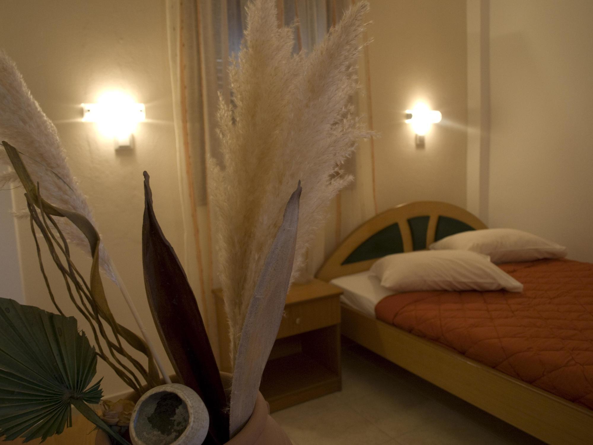 Galaxy Hotel Milopótasz Kültér fotó