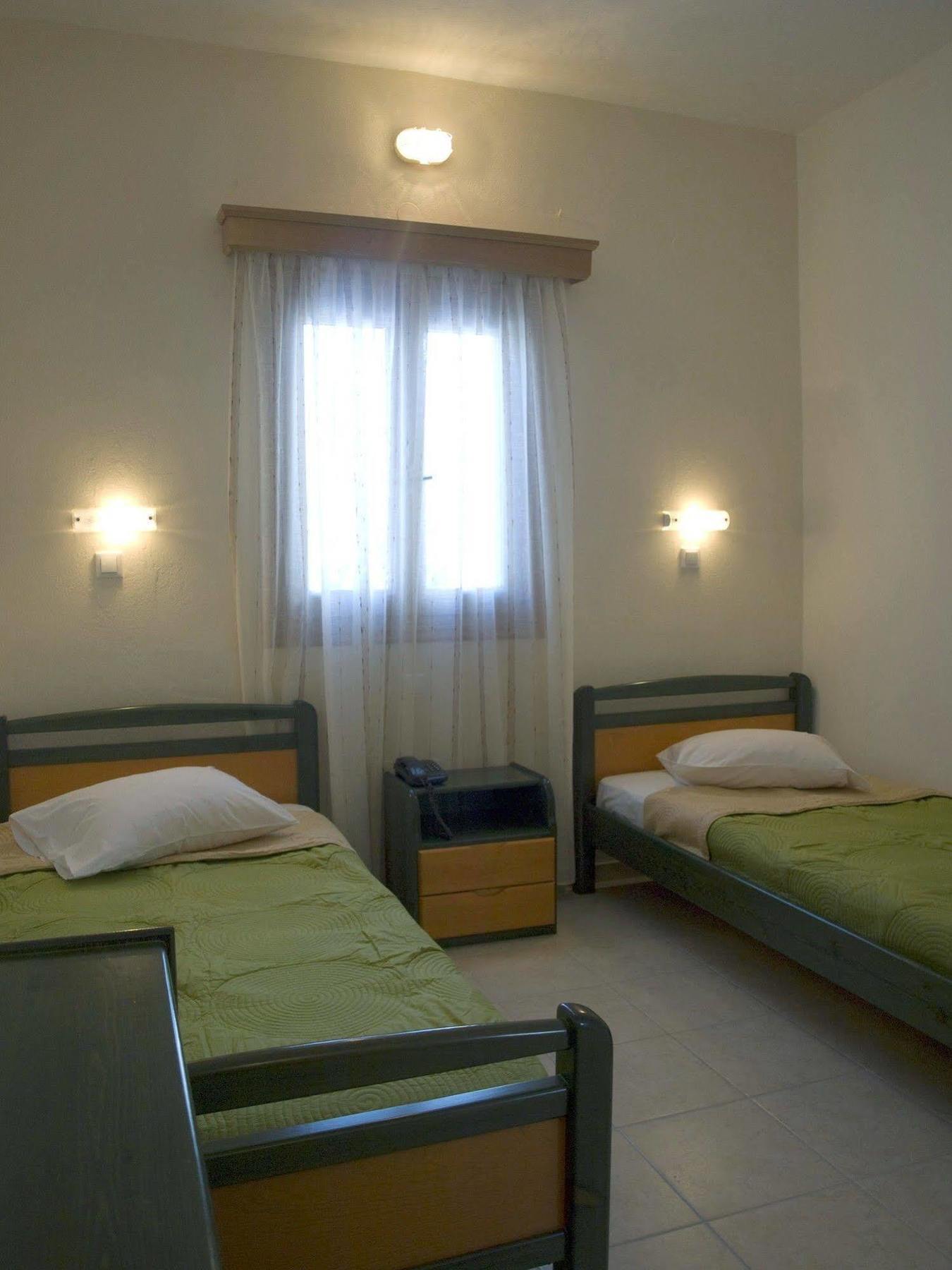 Galaxy Hotel Milopótasz Kültér fotó