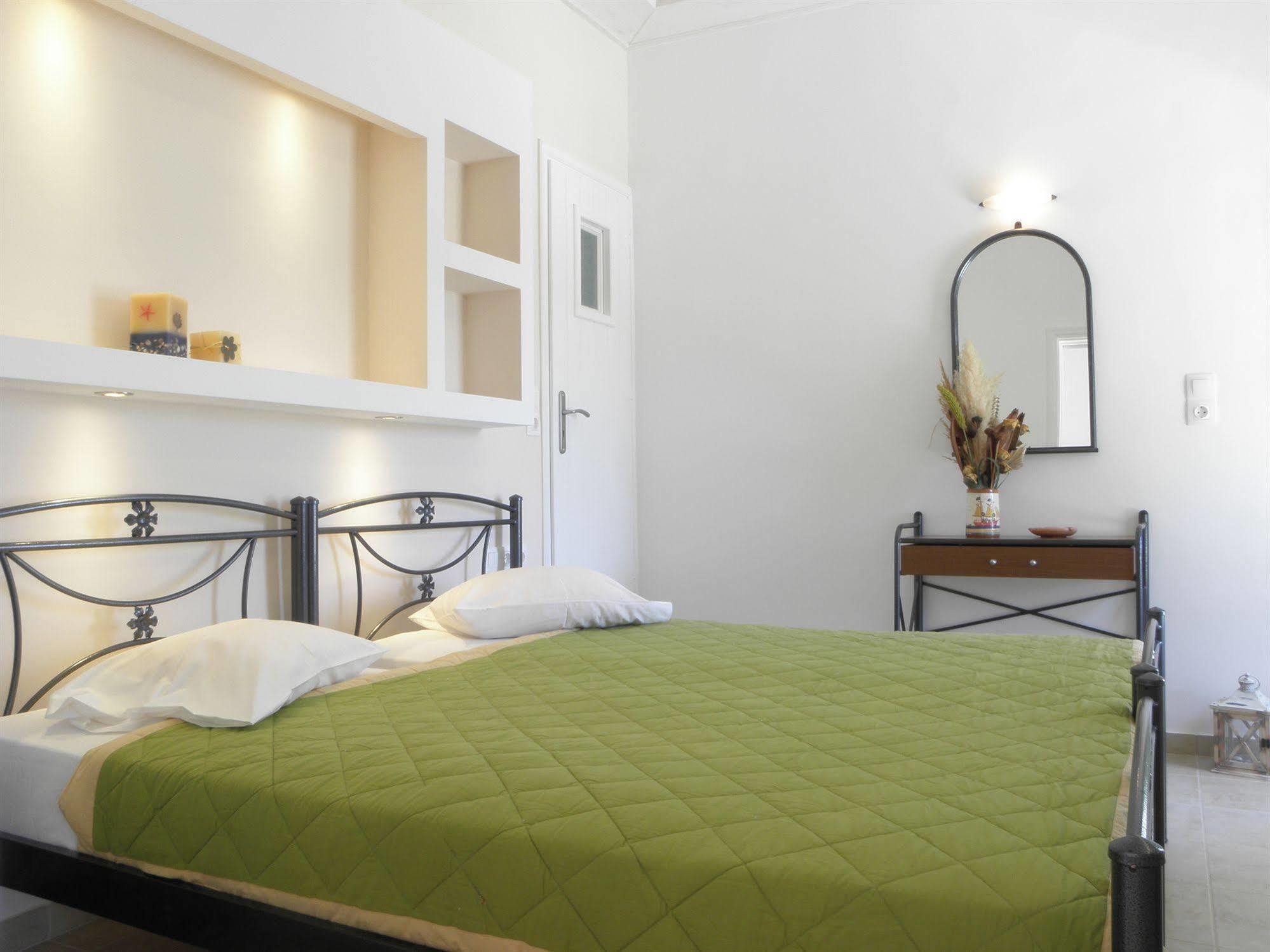 Galaxy Hotel Milopótasz Kültér fotó