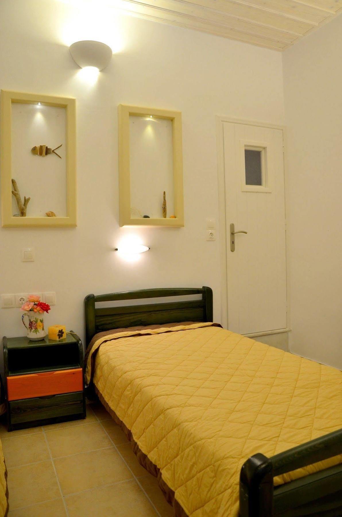 Galaxy Hotel Milopótasz Kültér fotó