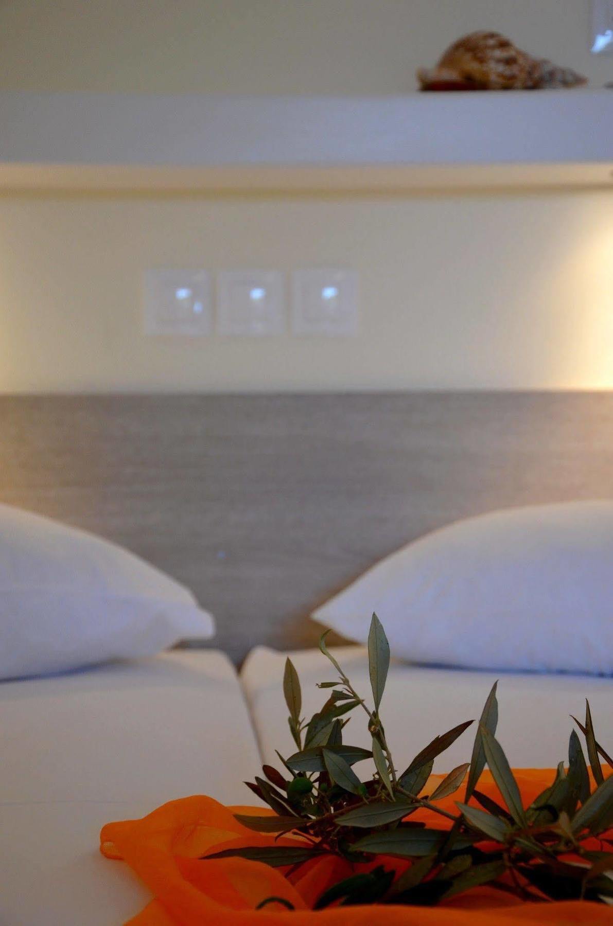Galaxy Hotel Milopótasz Kültér fotó