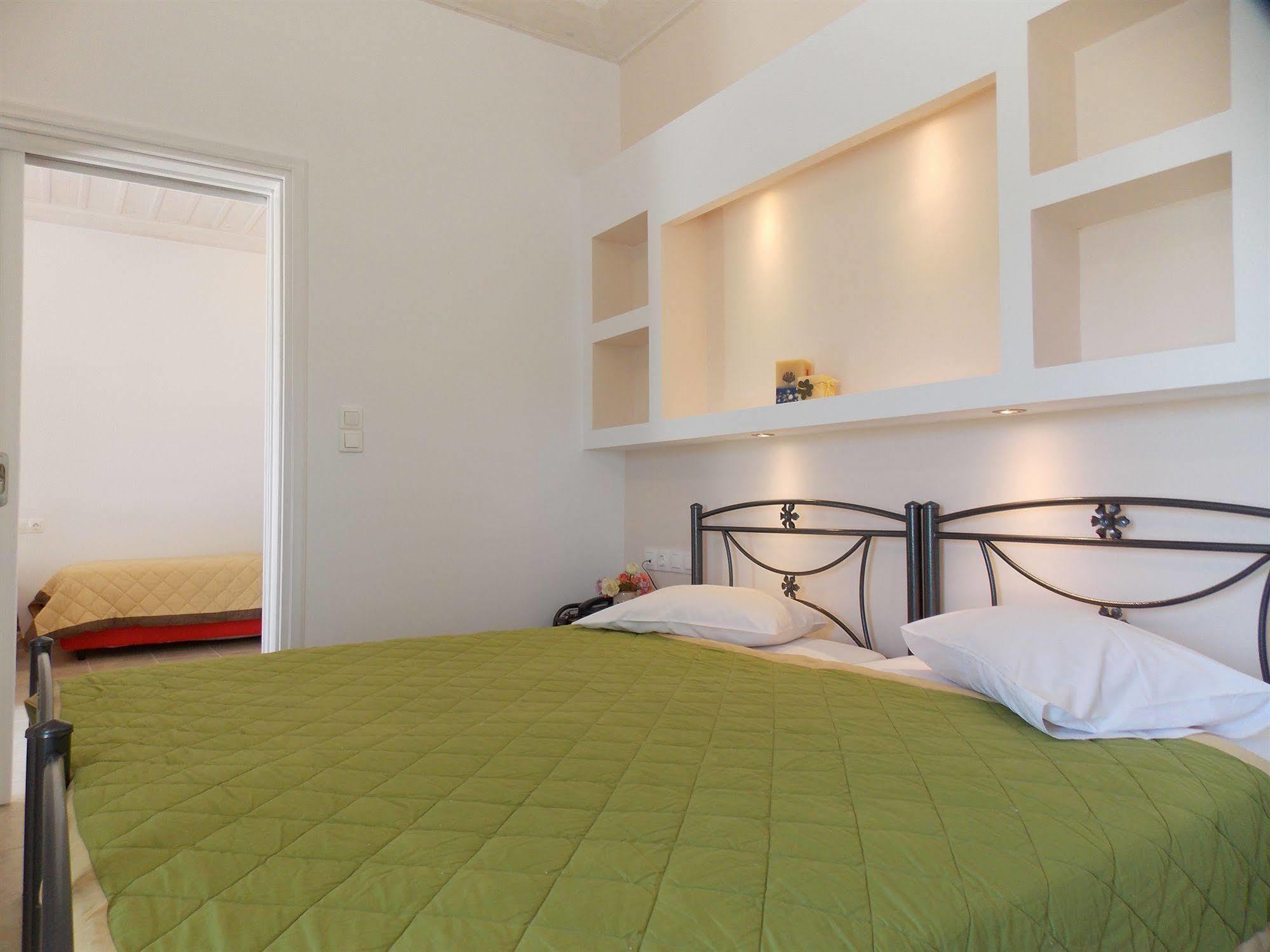 Galaxy Hotel Milopótasz Kültér fotó
